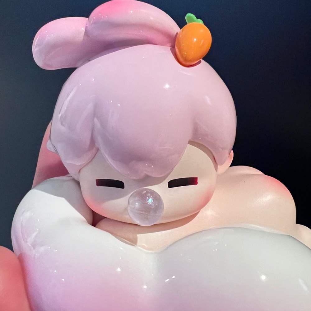 SOLD 🎁<Authentic> “ Messenger Rabbit” Figure From Pedudu Series Figures - Picture 4 of 4